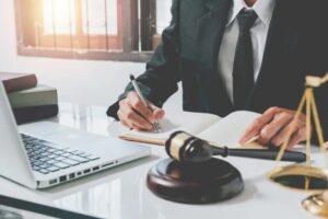 ¿Por Qué Elegir a J. Hartley Law Personal Injury Lawyers Para Que Me Ayude Tras un Accidente de Moto en El Segundo, CA?